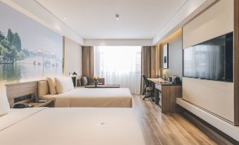 Atour Hotel (Zhenjiang Railway Station, Nanxu Avenue)