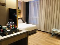 秋果酒店(北京西客站店) - 精致大床房
