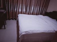 灯塔宝发宾馆 - 普通大床房