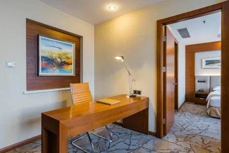 Maixinge Boutique Hotel ( Shanghai Lujiazui) Отели рядом с достопримечательностью «Lujiazui Library 24-hour Self-service Returning Books Service»