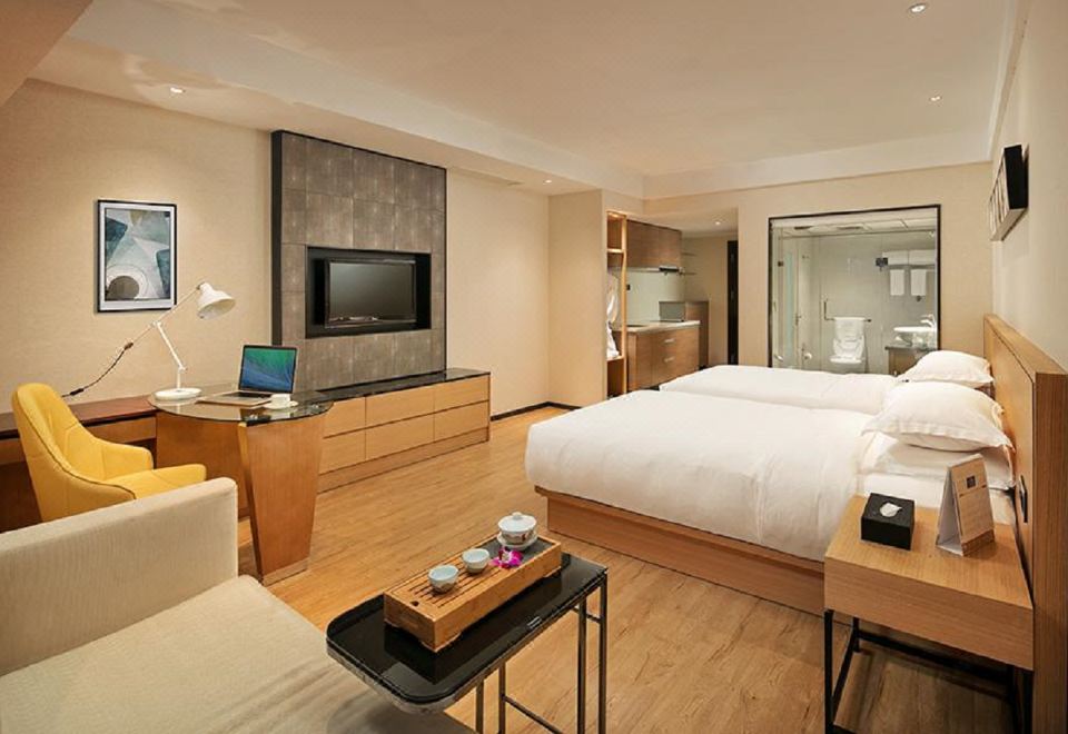 3. 킹타운 호텔 홍..