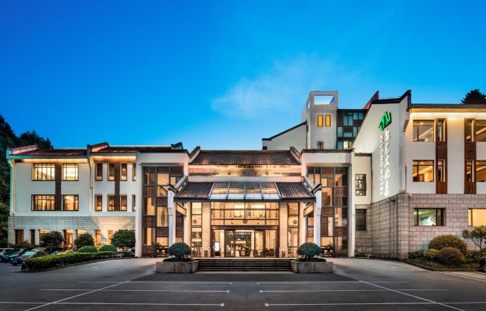 Julong Hotel