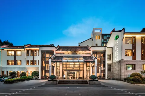 Julong Hotel