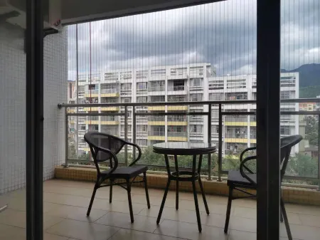 Yunfu Junyi Business Hotel