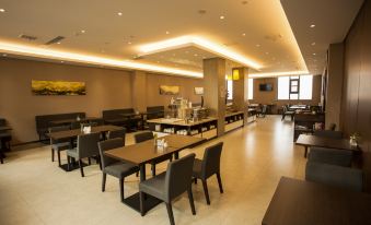 Homeinn Plus Hotel (Shijiazhuang Tianshan Sea World Liucun Subway Station)