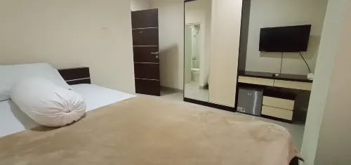 Giant Kost Hotels in Kelapa Dua