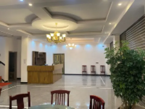 Luoping Chunri Xiaoyuan Homestay (Jinji Peak Cong Branch) فنادق في لوى بينغ