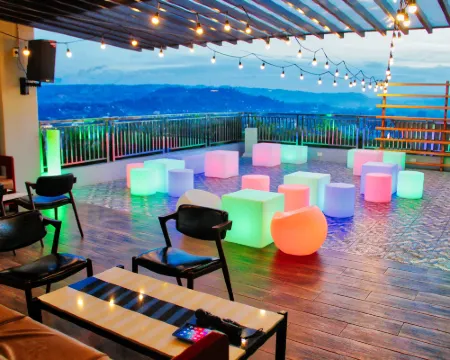 โรงแรมนิวดอว์นพลัส โรงแรมในคากายันเดโอโร