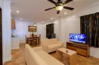 Bohol Sea Resort - Parvekkeita