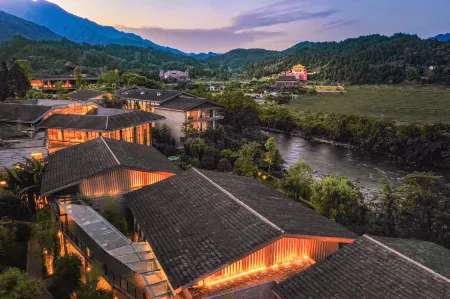 Mount Fanjing Borui Resort Отели рядом с достопримечательностью «Mount Fanjing»