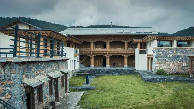 ZhaXi Ranch,Shangri-LA Hotel dekat Baishuitai