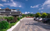 Yilin Hot Spring Resort (Huidong Baipenzhu)