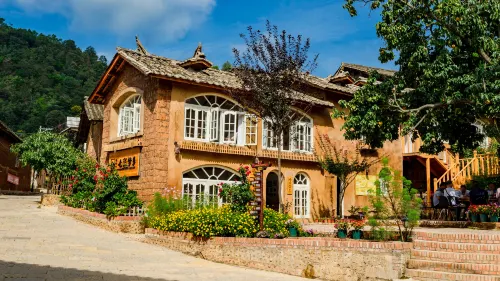 Yiliang Colorful Dreamland Homestay Hotel di Yiliang