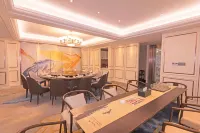 Triumphal Arch Hotel