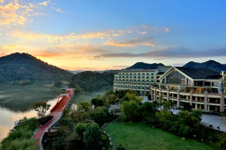 Hangzhou Wonderland Hotel Отели рядом с достопримечательностью «Zhejiang A & F University Yijin Campus»