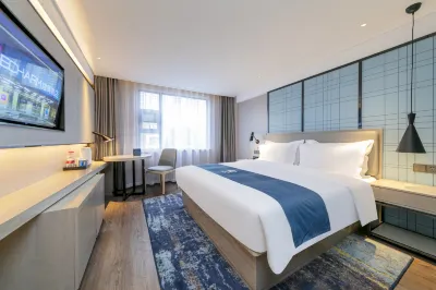 Echarm Hotel (Guanggudadao Xiandai Shimaozhongxin) Hotels near Wuchang University of Technology