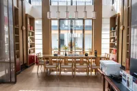 Hangzhou Jiande Yanzhou Ancient City. Looking at Shan Mei Yard. Hotels in Jiande