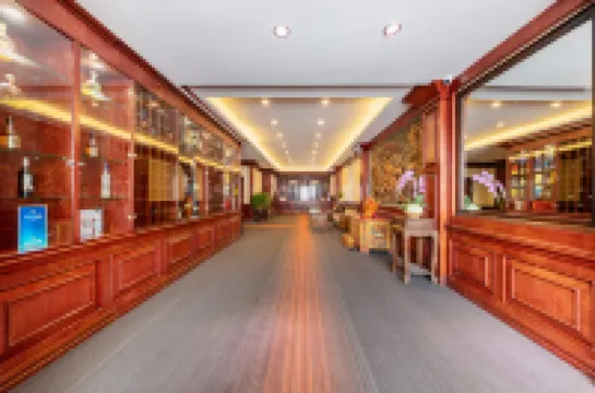 ラサ嘎吉林ホテル