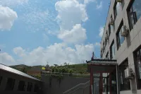 tranguil side sea rainbow hotel