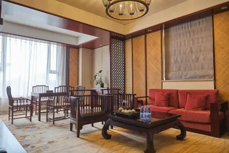 Seven-cultivation Hotel