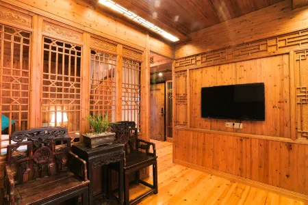 Jinyuetang Boutique Guesthouse Отели рядом с достопримечательностью «Jiangling Scenic Area»