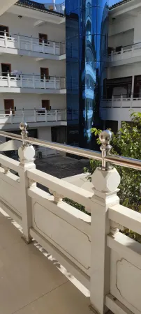 Lanping Sanjiang Garden Hotel