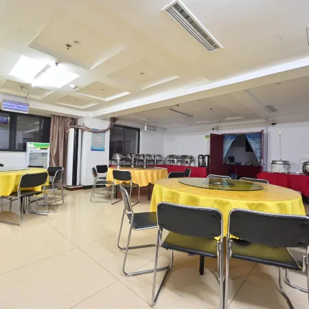 Yucai Business Hotel