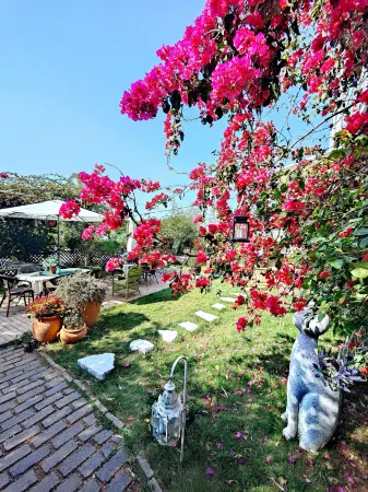 Huying Inn Fuxian Lake Отели в г. Хуанин