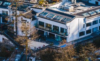 Jiuhuashan Guanshanyunju Homestay (Baisui Palace Branch)