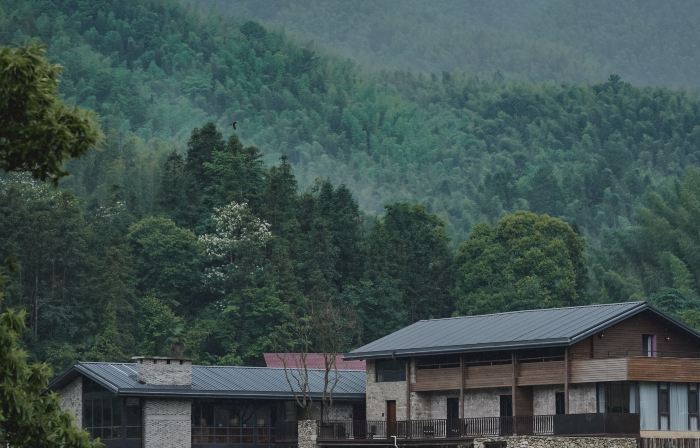 The village head Fang Ruogu mountain house