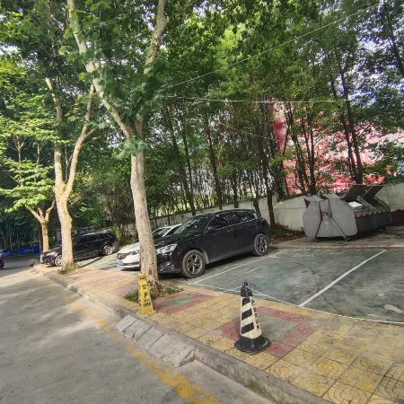 Qianxi Grand Hotel (Qianxi High-Speed Railway Station Pedestrian Street Branch）