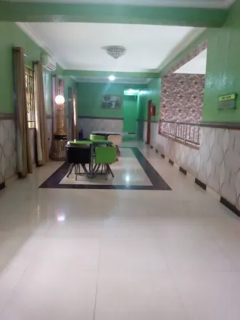 Goldenland Hotel Отели в г. Асаба