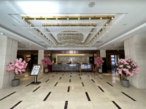 โรงแรม ฮอลิเดย์ เปิ่นซี กรีน สโตน วัลเลย์ น้ำพุร้อน