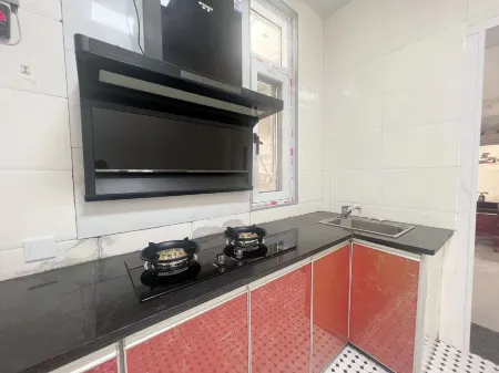 Ru Ni Suo Yuan Homestay (Lushan Xihai Zhelin Laozhen Feiyi Meishi Wenchuangyuan) Отели рядом с достопримечательностью «Lushan Xihai Lake Island Ecological Tourist Area»