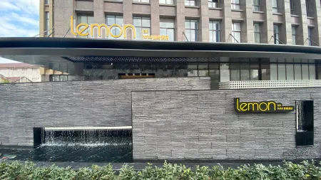 Lemon Hotel