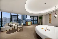 Moshang Qingju Hotel (Xinxiang Heshi University Pingyuan Lake Campus Store)