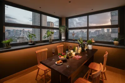 HUACHENG Huacheng · Wooden Lodge Scenic Terrace Coffee Hotel Hotels in Downtown Area