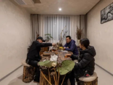 Qingshanjian Riverside Stilt House Inn (Phoenix Ancient Town - Hongqiao North Gate Pier Branch Hotels in Fenghuang County