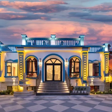 Yifang Place · Travel Exotic Vacation Boutique Stay (Yining Liuxing Street Scenic Area)