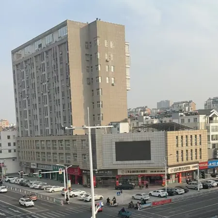 Home Inn Baiyun Hotel (Jinhu Suning Yigou Plaza Branch)