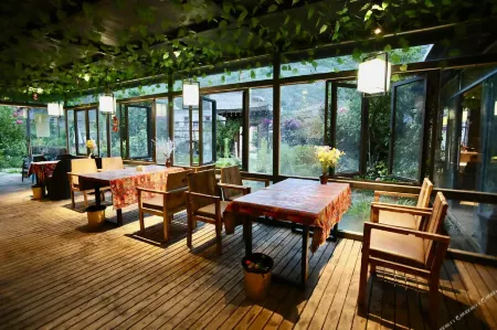 Danba Zemu Tibetan Charm Chateau Resort