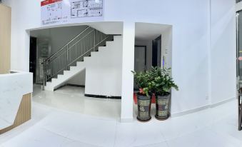 Xingfu Hotel (Dengyun Town)