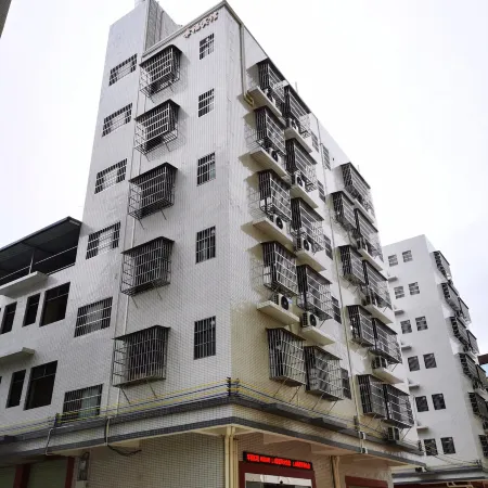 Xingfu Hotel (Dengyun Town)