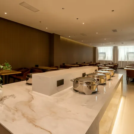 Baitai Wanyi Hotel (Huangshi Daye Development Zone Baihua Road)