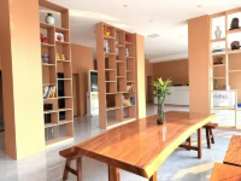 Zhishang Hotel