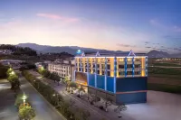 Days Inn by Wyndham Lincang - parking
