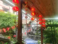 Dulongjiang Xikelai Boutique Homestay - Balkoner