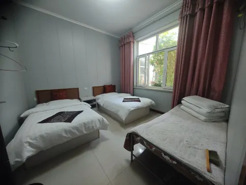 Xiangju Family in Alxa Left Banner - Pet friendly