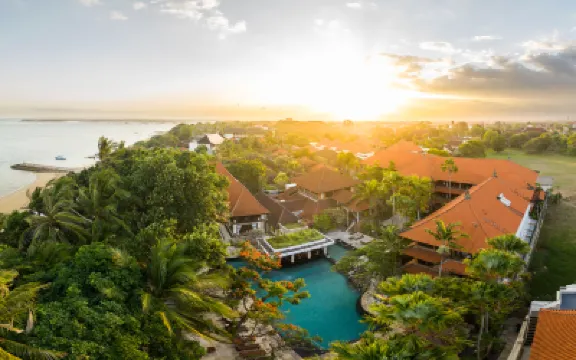 普日山特拉安海灘度假村及水療中心 鄰近沙努爾的酒店