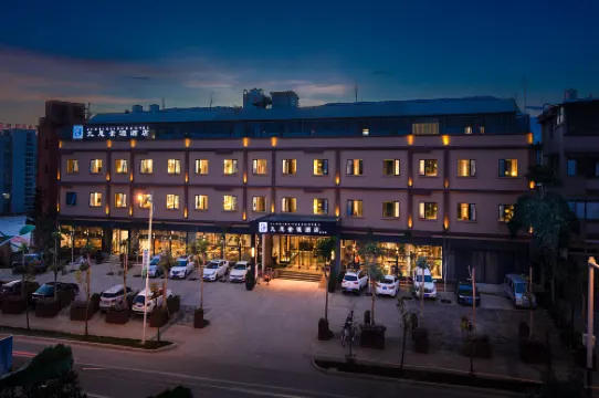 Puer Jiusi Suyuan Hotel